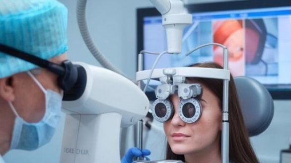 professional eye health consultation service